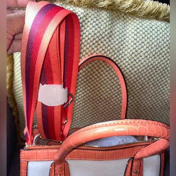 Dana Buchman handbag with detachable shoulder strap - Picture 5 of 13